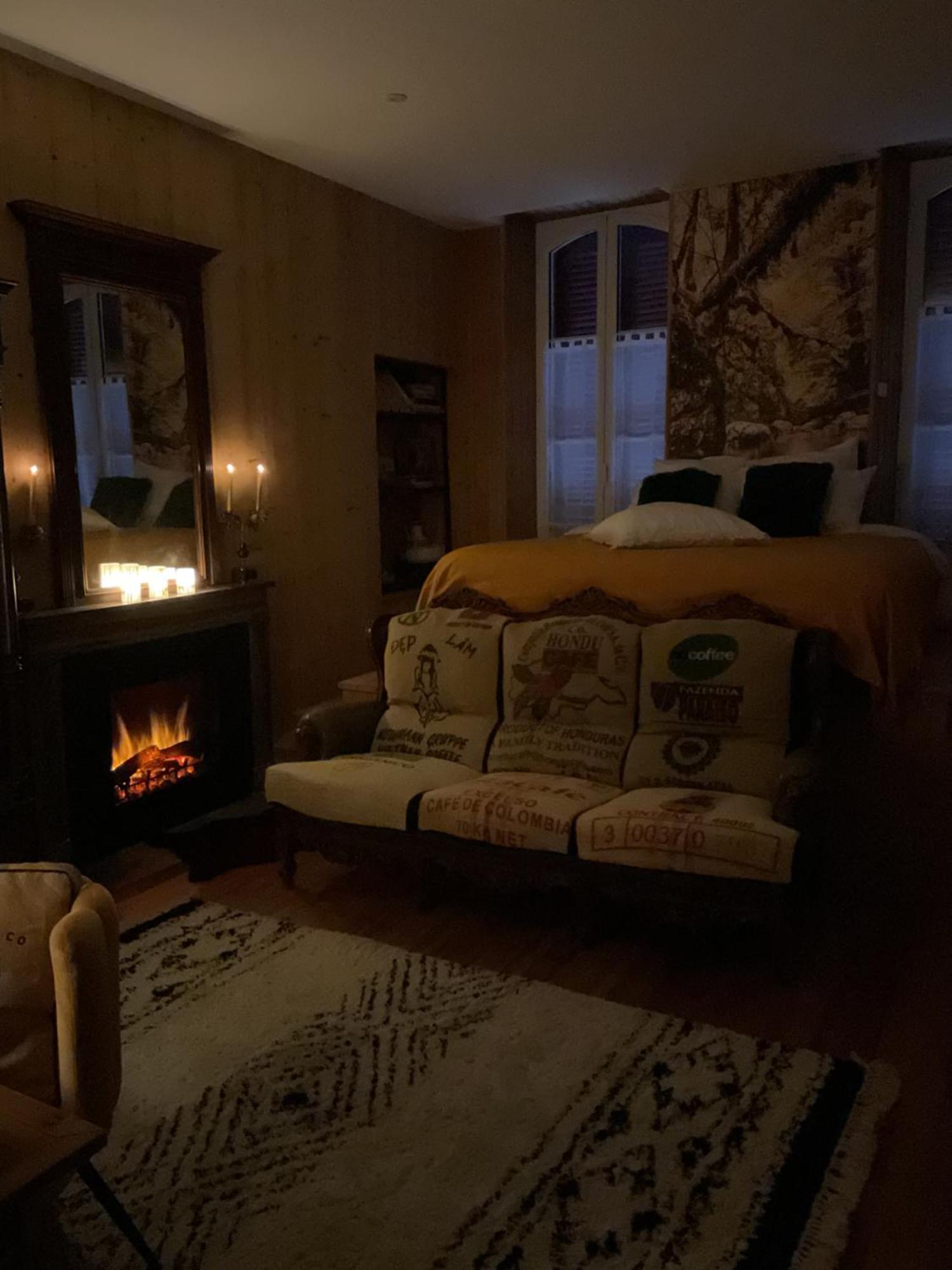 A Nouste Chambres D'Hotes Et Gite Only Adults كامبان المظهر الخارجي الصورة