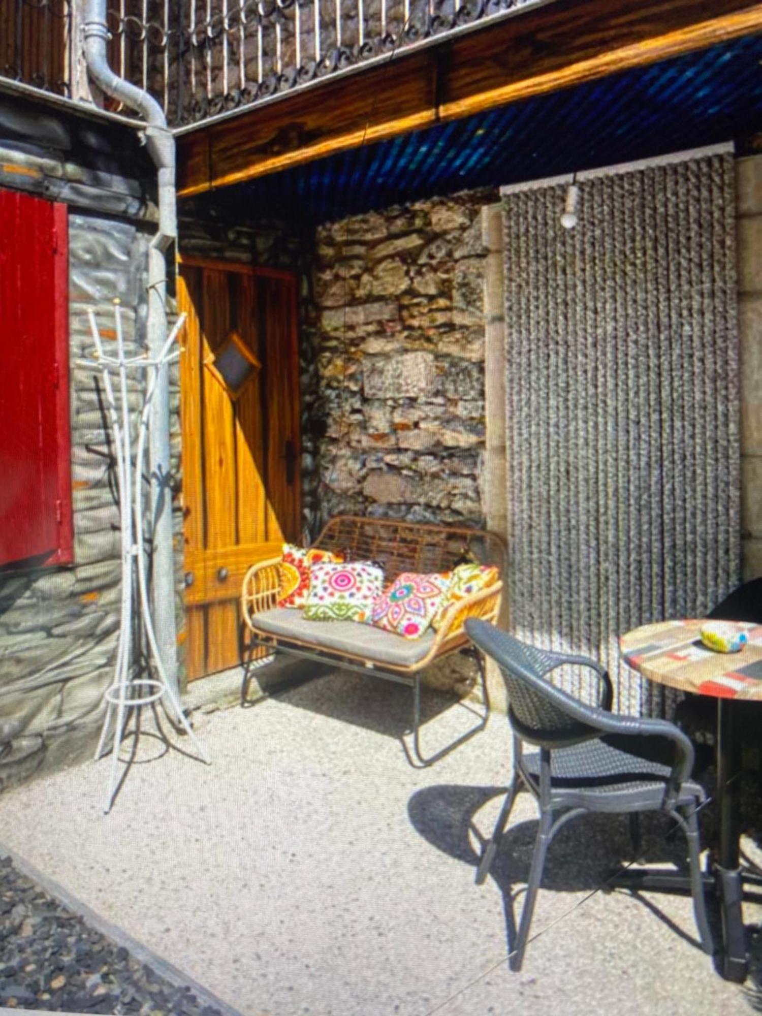 A Nouste Chambres D'Hotes Et Gite Only Adults كامبان المظهر الخارجي الصورة