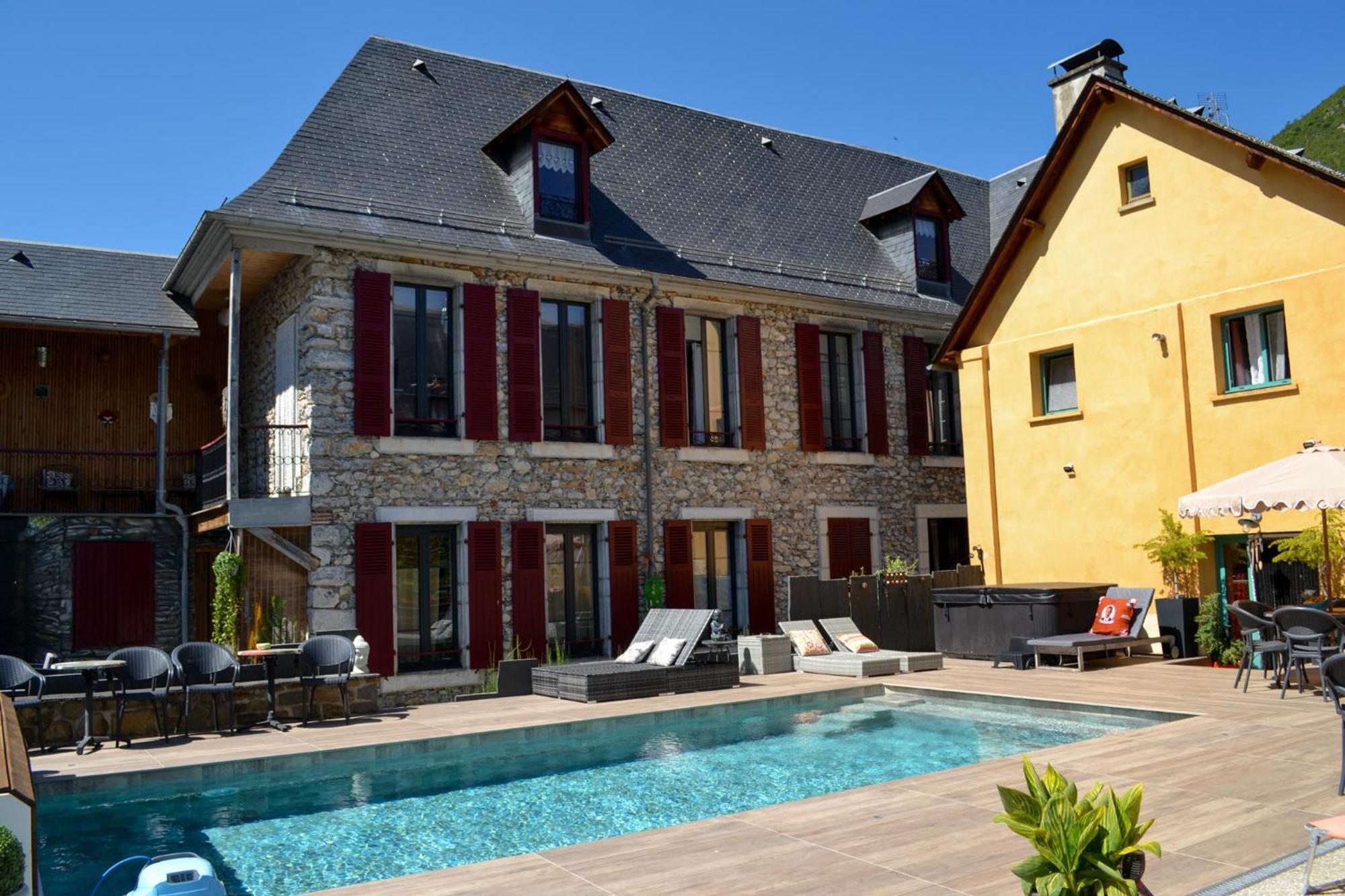 A Nouste Chambres D'Hotes Et Gite Only Adults كامبان المظهر الخارجي الصورة