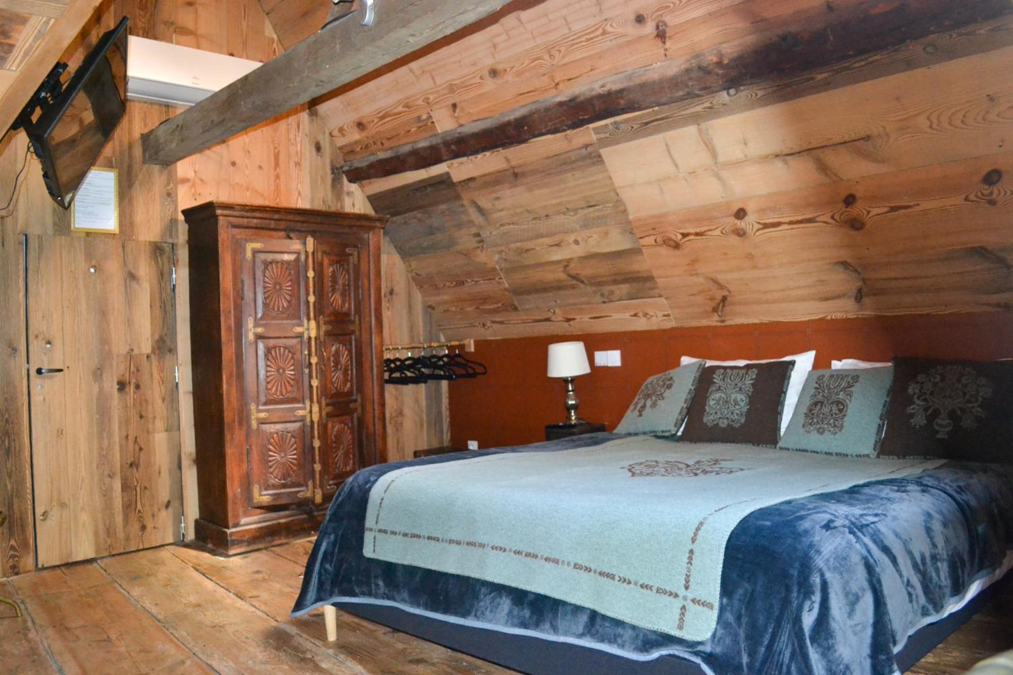 A Nouste Chambres D'Hotes Et Gite Only Adults كامبان المظهر الخارجي الصورة