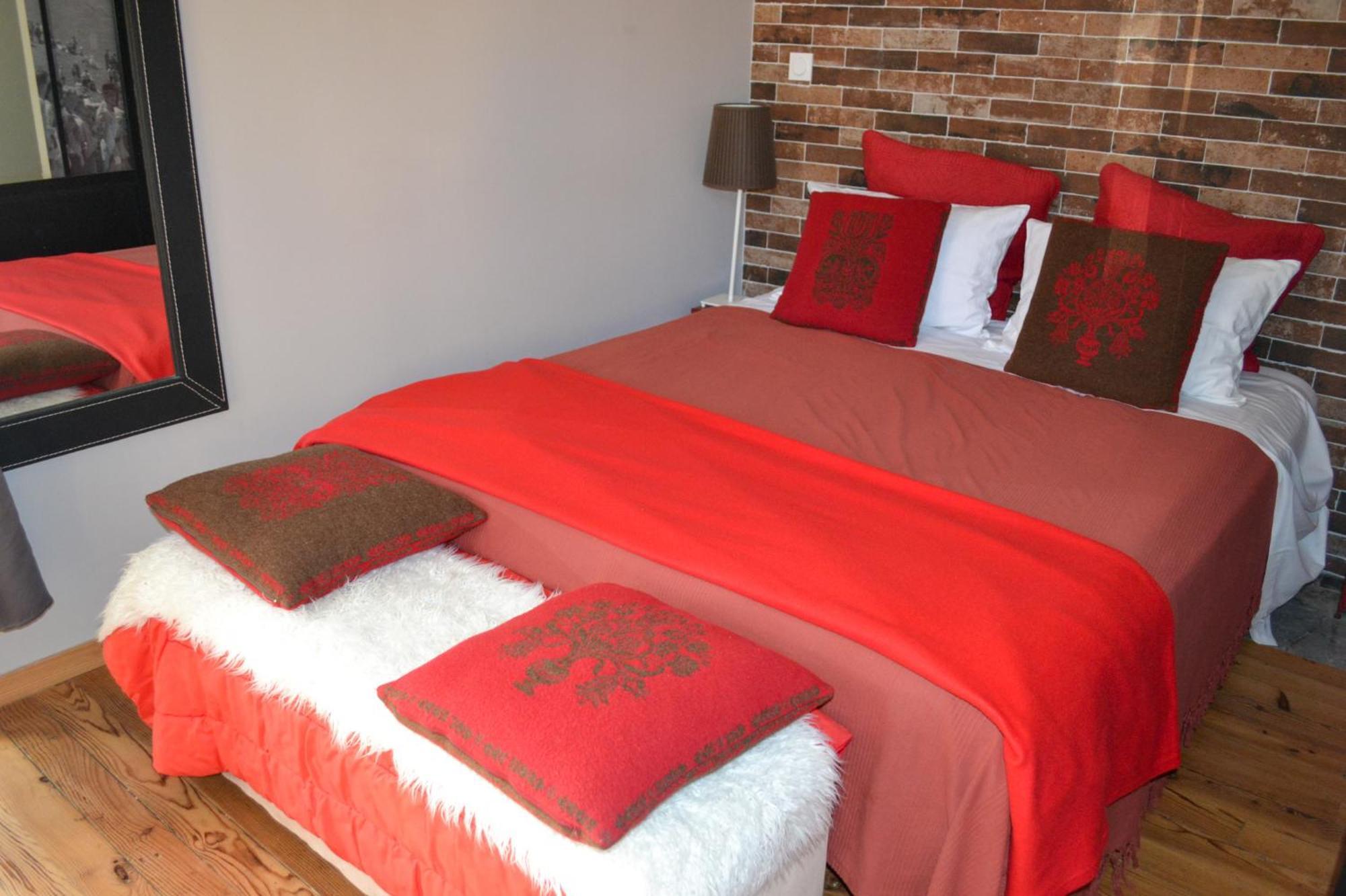 A Nouste Chambres D'Hotes Et Gite Only Adults كامبان المظهر الخارجي الصورة